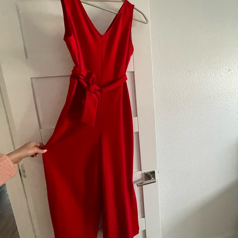 Chic Red Sleeveless Jumpsuit